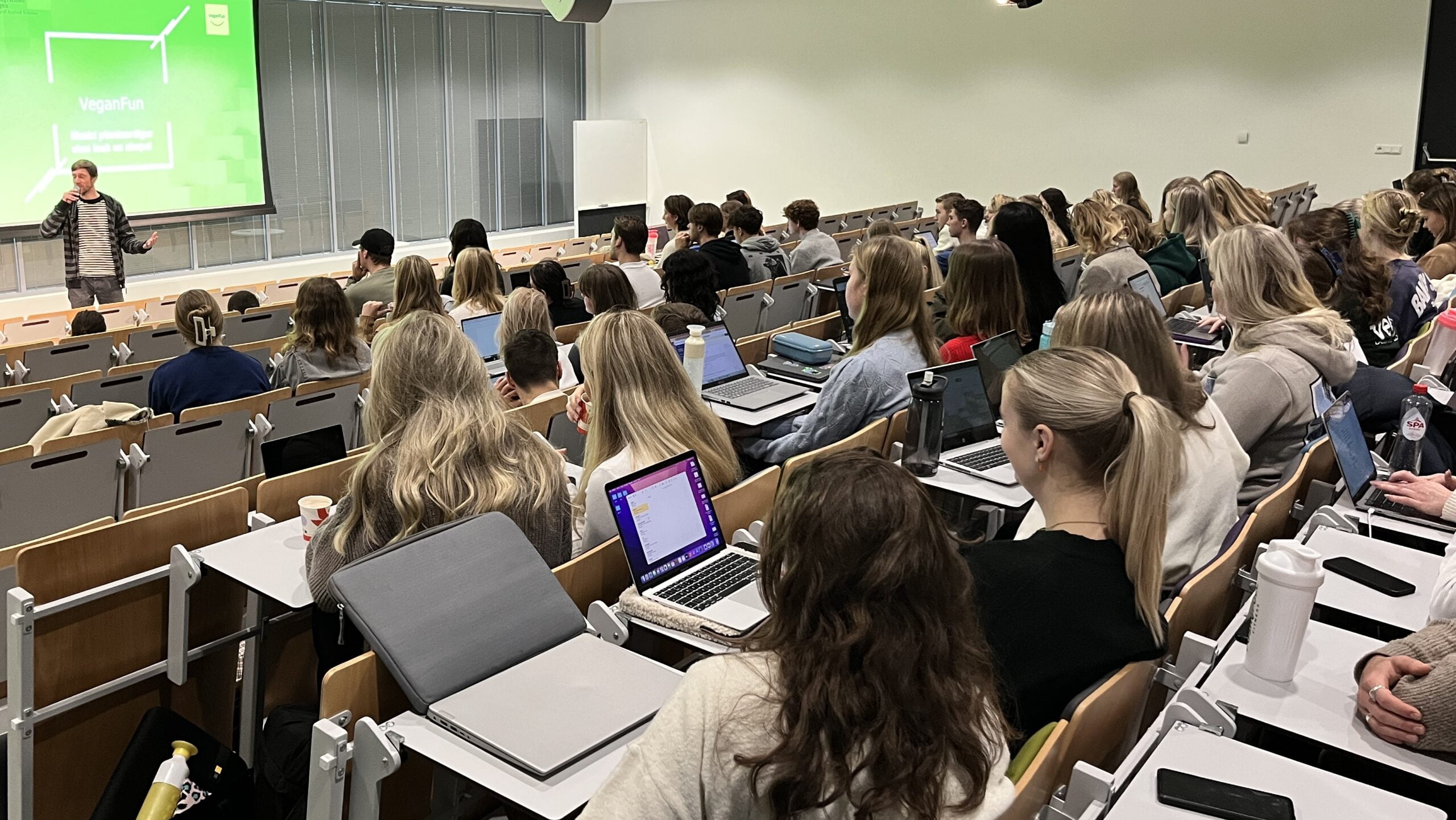 Hanze-mobiel-scaled.jpg Hanze-mobiel-scaled.jpg